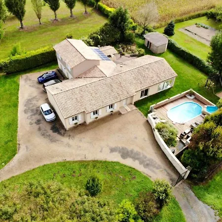 De 6 Chambres Avec Piscine Privee Jacuzzi Et Terrasse A Saint Martin D'entraigues *
