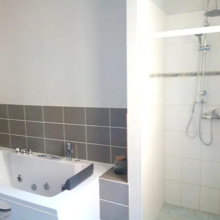De 6 Chambres Avec Piscine Privee Jacuzzi Et Terrasse A Saint Martin D'entraigues Βίλα