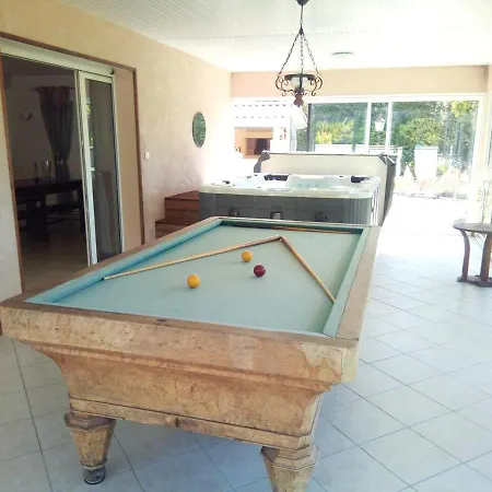 De 6 Chambres Avec Piscine Privee Jacuzzi Et Terrasse A Saint Martin D'entraigues Βίλα